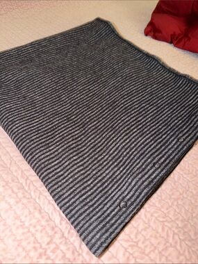 lululemon athletica Grey Striped vinyasa scarf